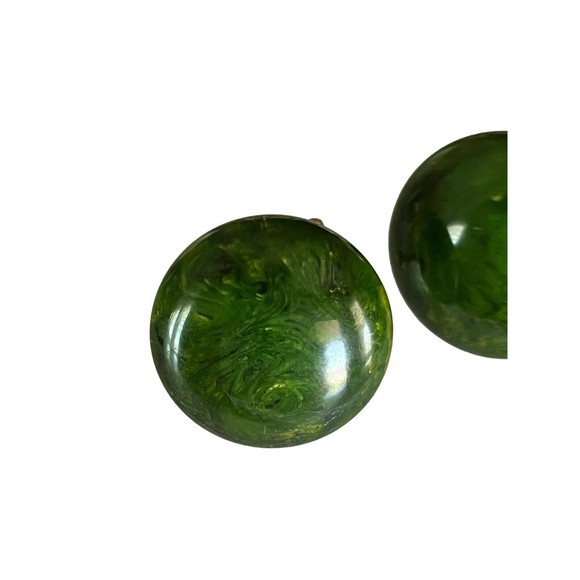 Bakelite vintage Green Yellow Marble Swirl Bakelite screw back Earrings TEST… - Picture 2 of 5